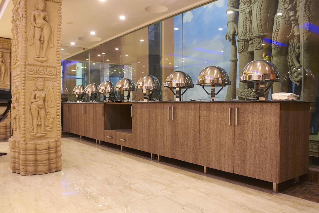 Hotel Waterfall Дели Экстерьер фото